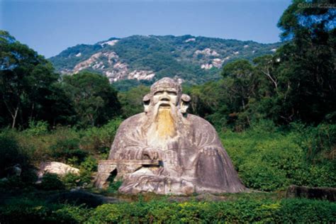 ¿La Primavera y Otoño en la Montaña Qingyuan?: Una Exploración de la Armonía entre lo Natural y lo Humano